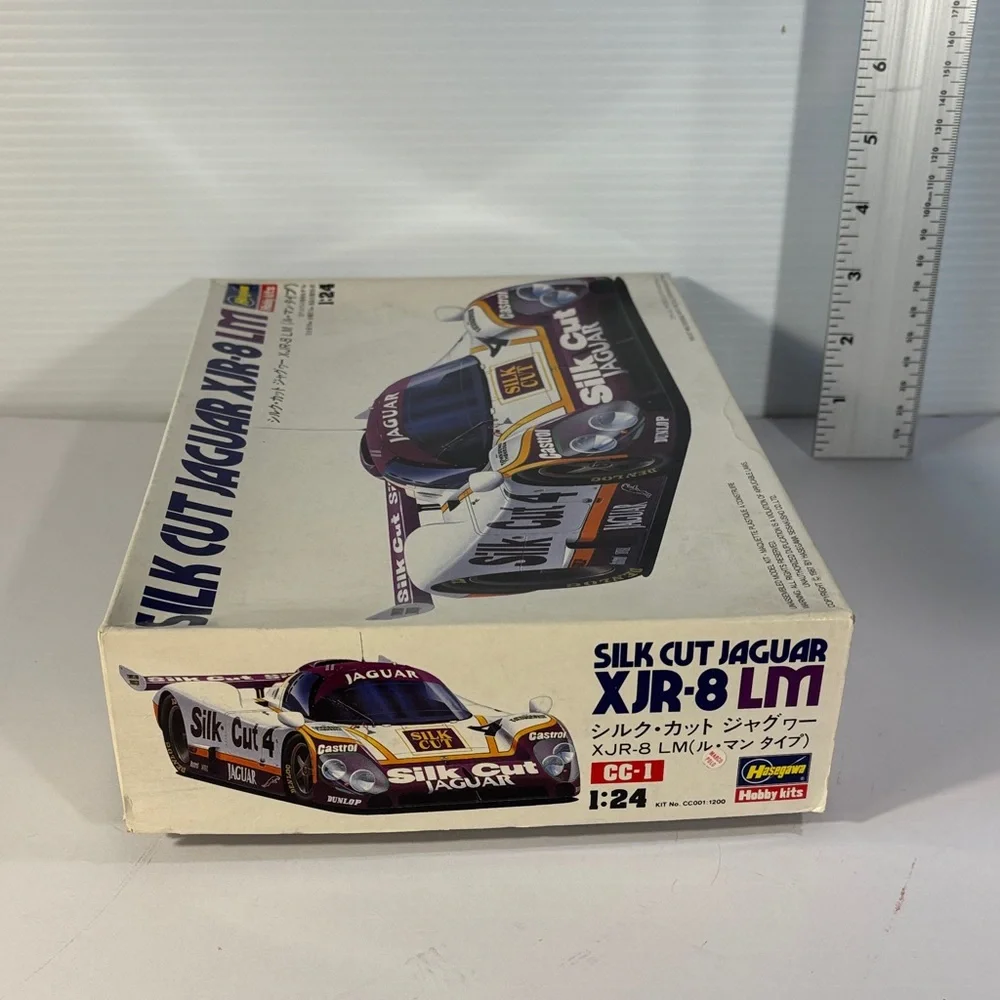 Vintage Hasegawa Silk Cut Jaguar XJR-8 LM Model Kit - Picture 5 of 7